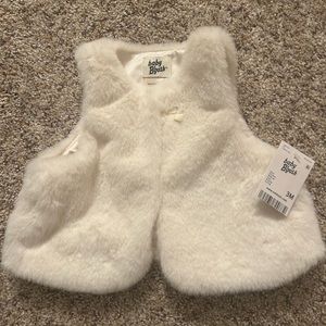 NWT Baby Girl Baby B’Gosh Faux Fur White Vest - size 3M